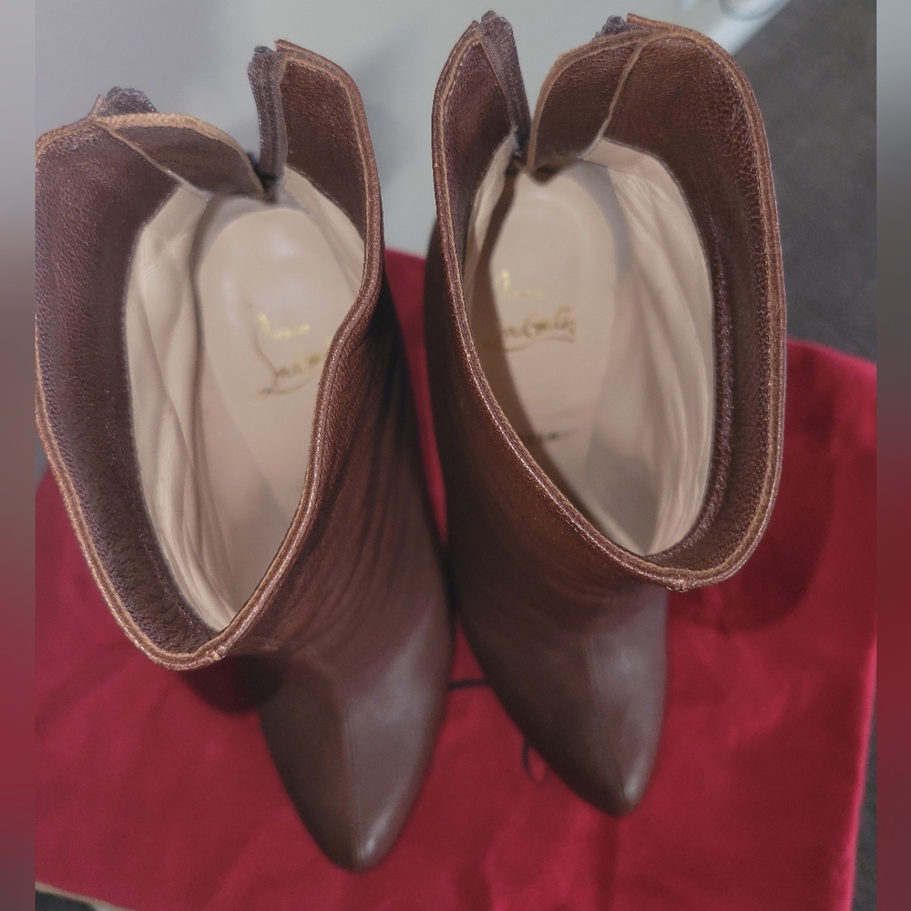 40.5 Christian Louboutin Brown Booties. - Picture 6 of 10